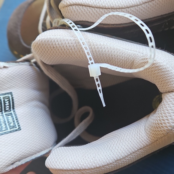 Dr Martens Zuma Hiker Boot Leather & Suede, Dark Brown + Wooly Bully- W7 - Picture 8 of 9